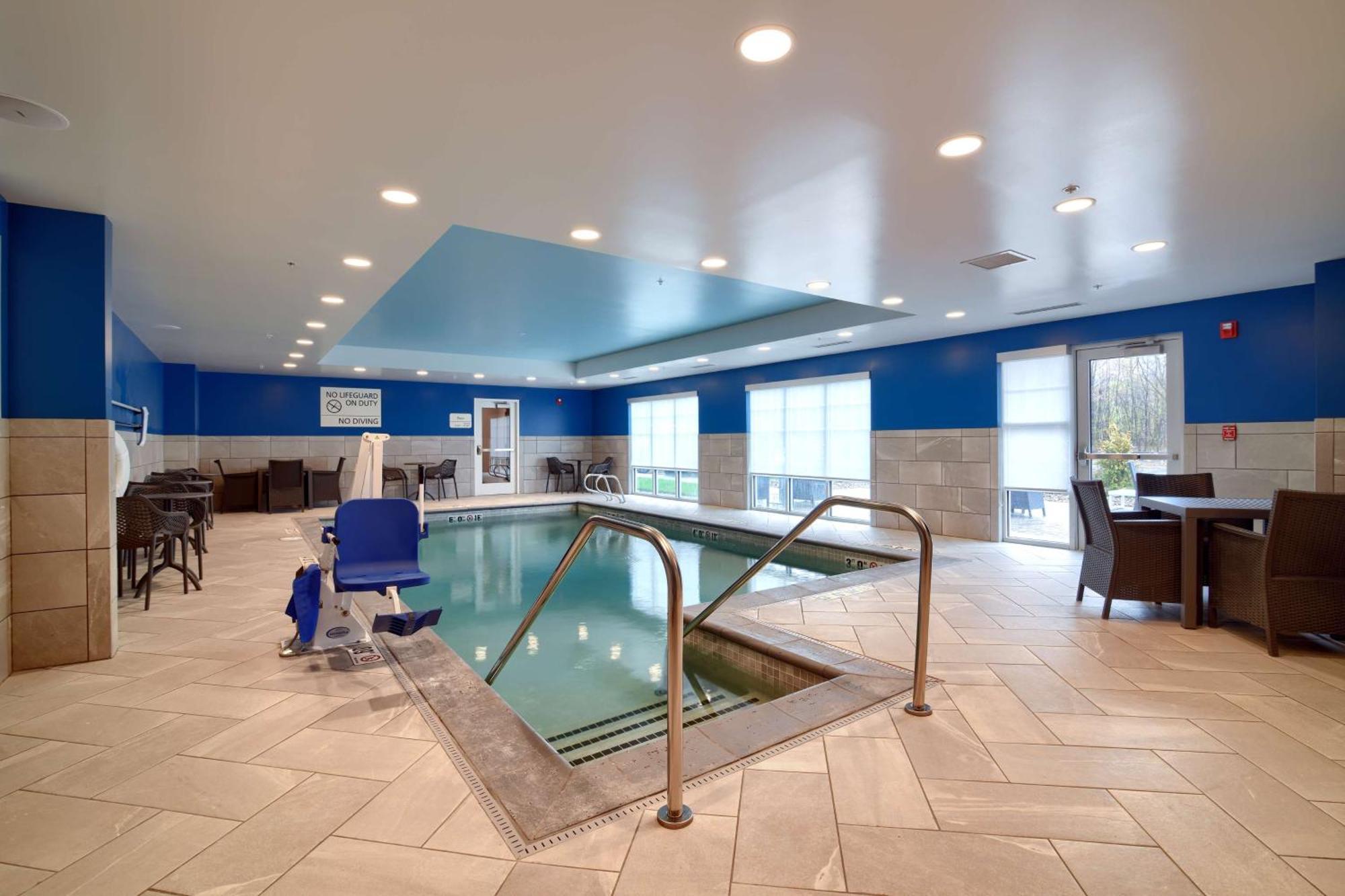 Hampton Inn Lincoln White Mountains Экстерьер фото